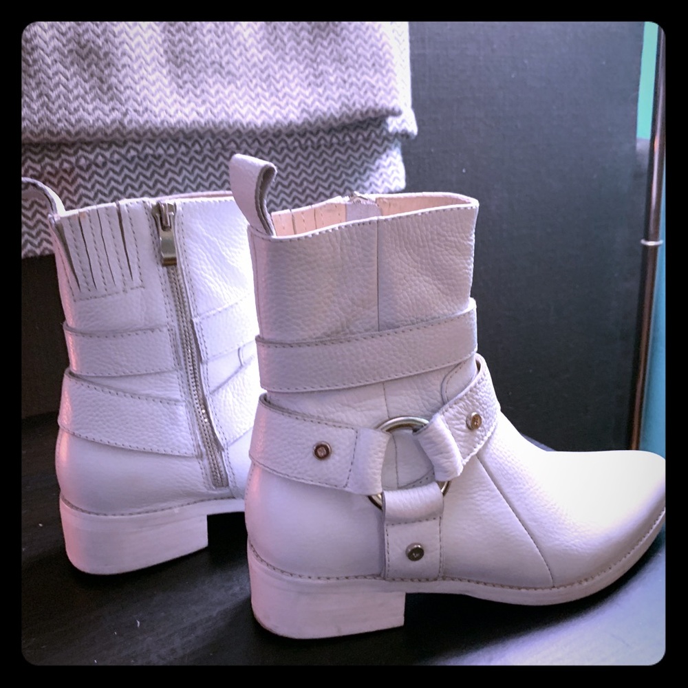 1-900 White Biker Boot